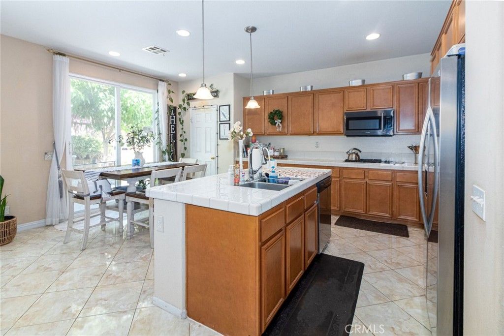 Image 12 of property listing at 25960 Corte Antigua, Moreno Valley, CA 92551