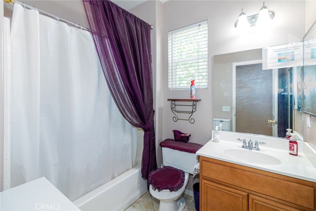 Image 17 of property listing at 25960 Corte Antigua, Moreno Valley, CA 92551