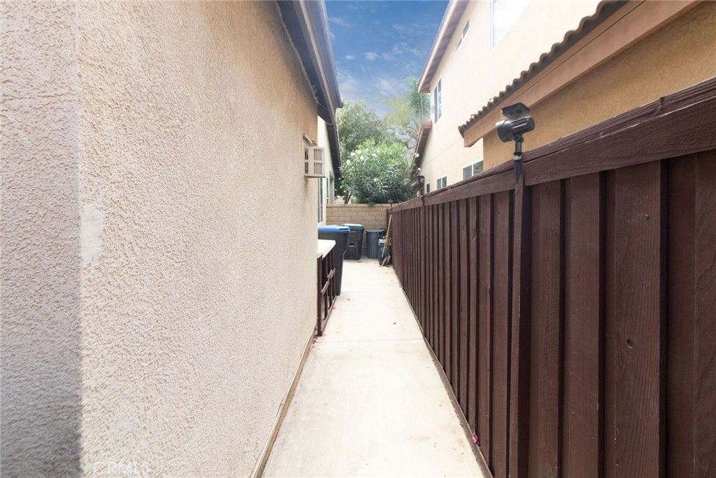 Image 32 of property listing at 25960 Corte Antigua, Moreno Valley, CA 92551