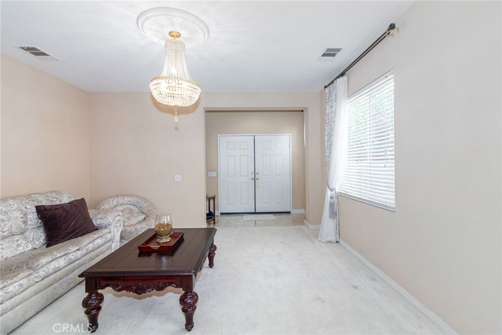 Image 8 of property listing at 25960 Corte Antigua, Moreno Valley, CA 92551