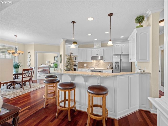 1683 OLYMPIA Ct Nw, Salem, OR 97304