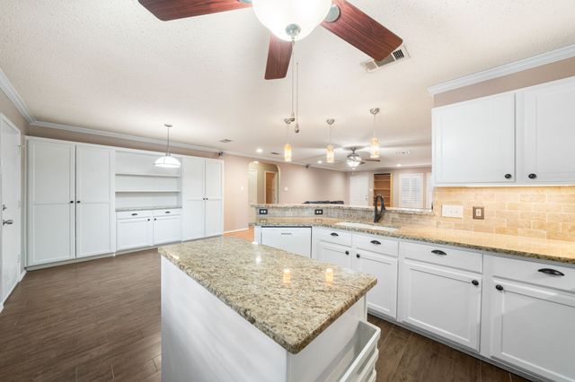 158 Hampshire Lane, Rockwall, TX 75032