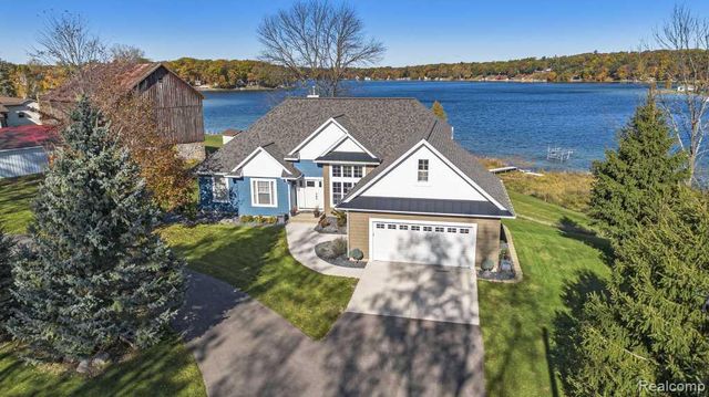 5909 E 92nd Street, Newaygo, MI 49337