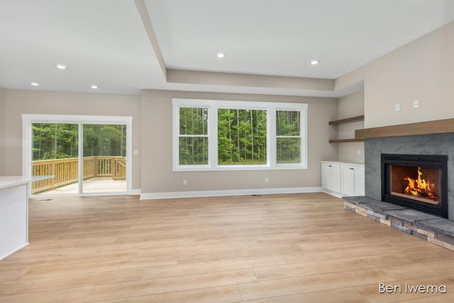 9026 Weston Drive, Coopersville, MI 49404