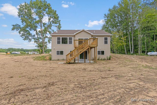 9026 Weston Drive, Coopersville, MI 49404