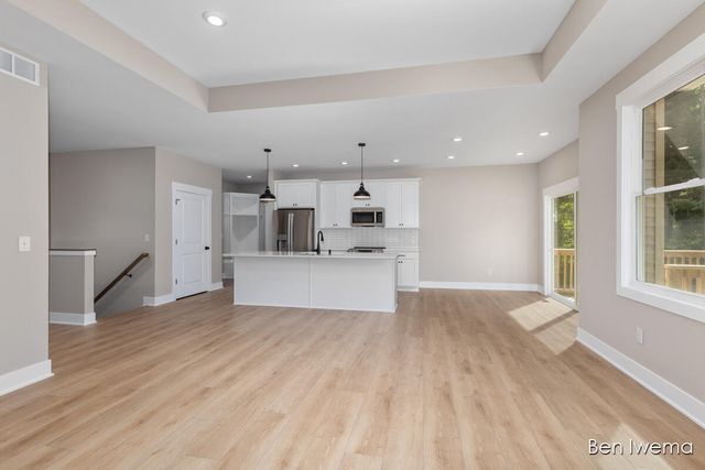 9026 Weston Drive, Coopersville, MI 49404