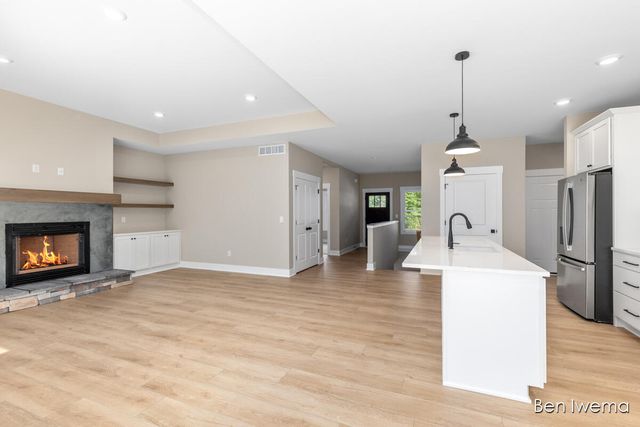 9026 Weston Drive, Coopersville, MI 49404