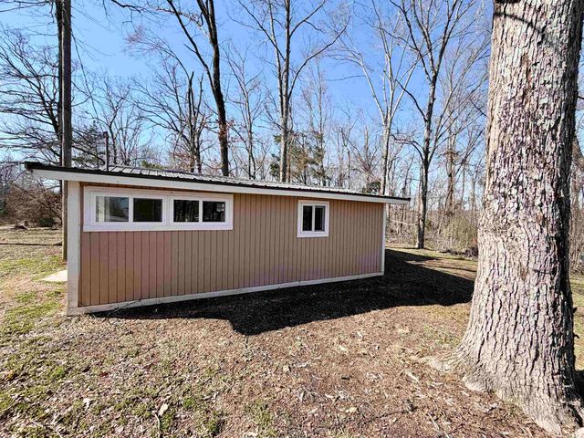 345 SHAD LN, Adamsville, TN 38310