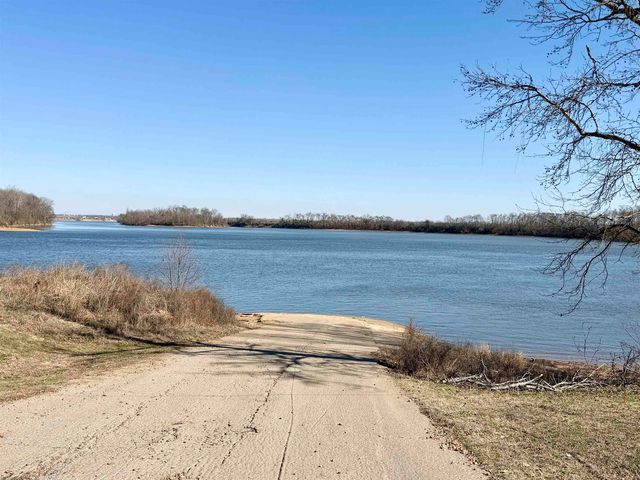 345 SHAD LN, Adamsville, TN 38310