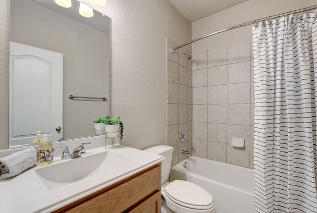 524 Ferrule DR, Kyle, TX 78640