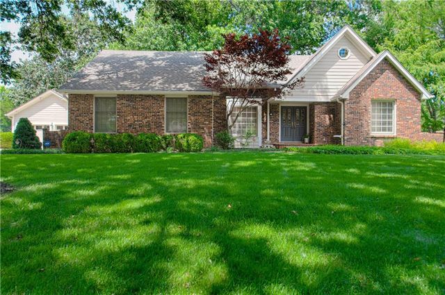 16316 Glenwood Street, Stilwell, KS 66085