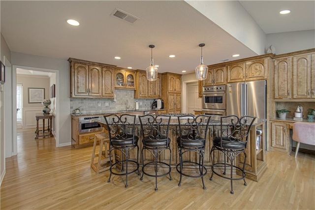 16316 Glenwood Street, Stilwell, KS 66085