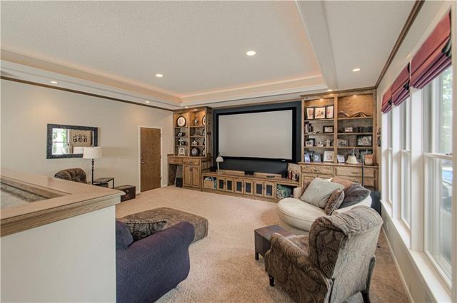 16316 Glenwood Street, Stilwell, KS 66085