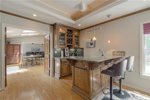 16316 Glenwood Street, Stilwell, KS 66085
