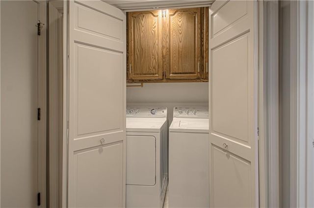 16316 Glenwood Street, Stilwell, KS 66085