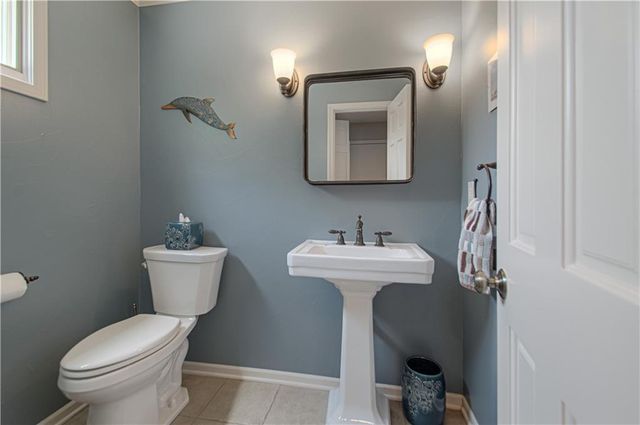 16316 Glenwood Street, Stilwell, KS 66085