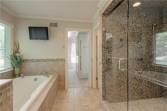16316 Glenwood Street, Stilwell, KS 66085