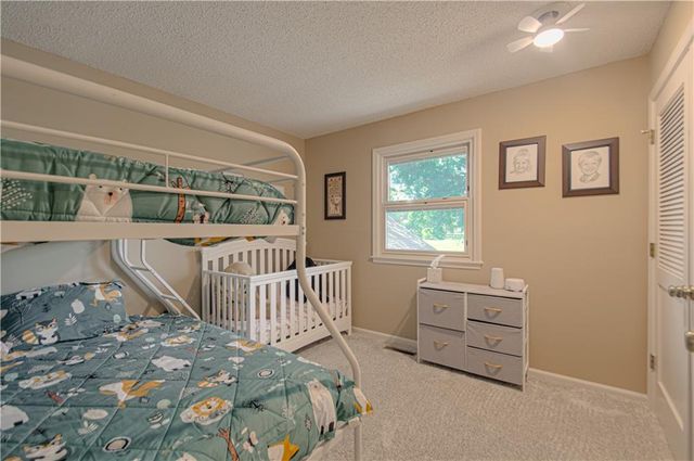 16316 Glenwood Street, Stilwell, KS 66085