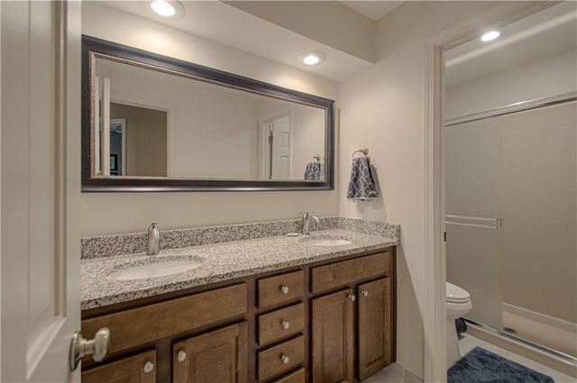 16316 Glenwood Street, Stilwell, KS 66085