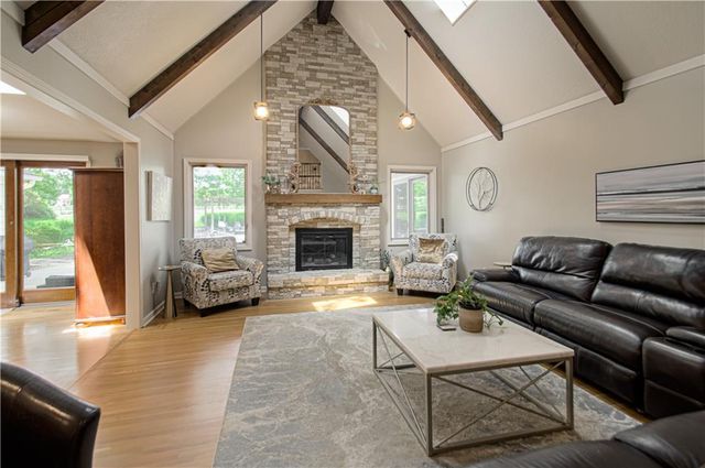 16316 Glenwood Street, Stilwell, KS 66085
