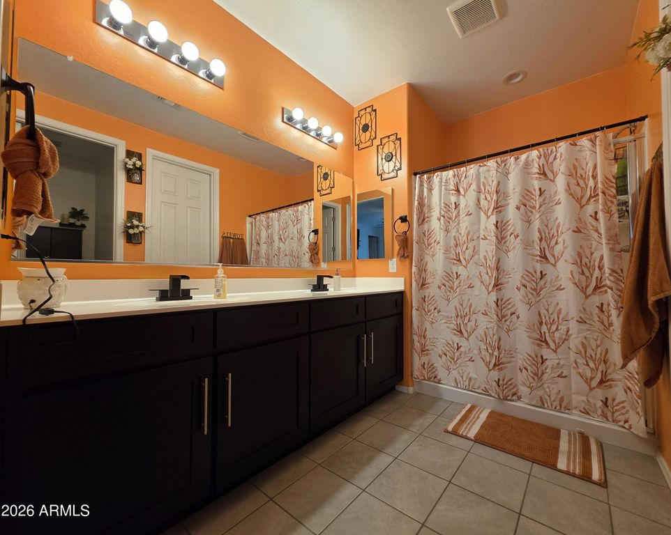 Image 12 of property listing at 18025 W HILTON Avenue, Goodyear, AZ 85338
