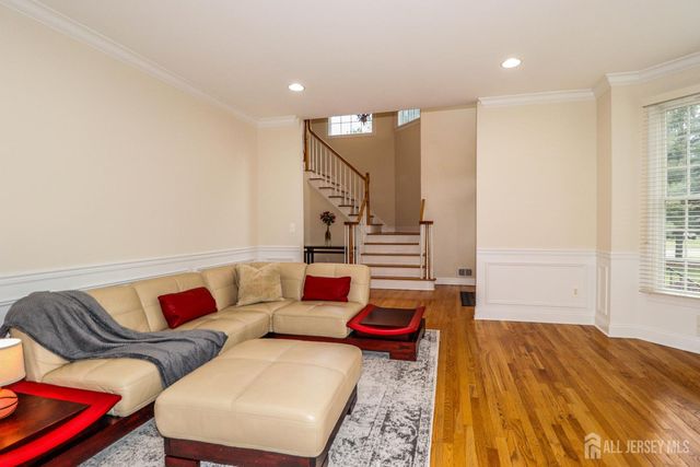 2 Brenner Court, Franklin Twsp, NJ 08873