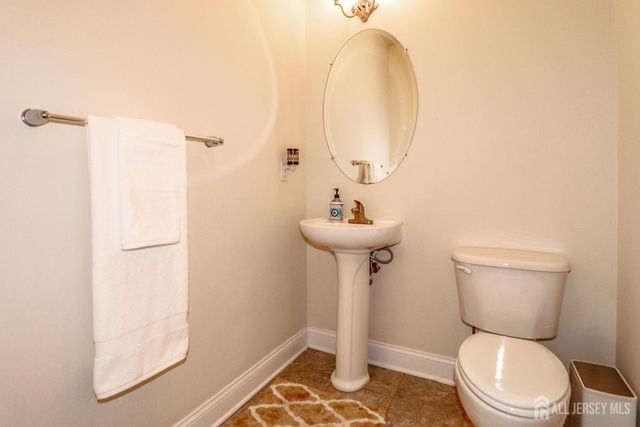 2 Brenner Court, Franklin Twsp, NJ 08873