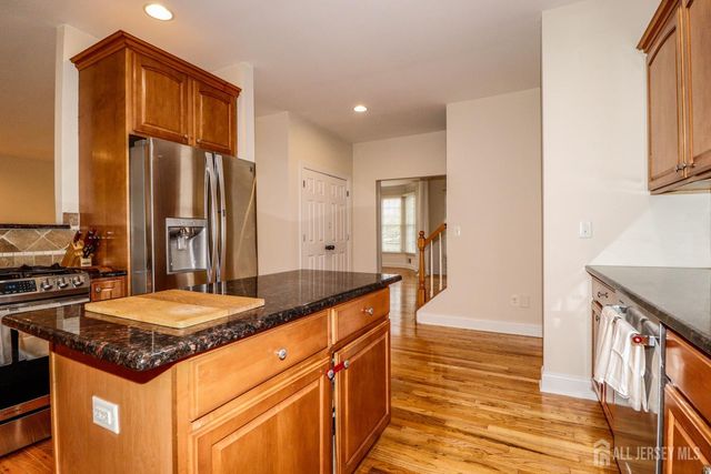 2 Brenner Court, Franklin Twsp, NJ 08873
