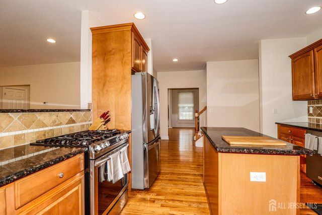 2 Brenner Court, Franklin Twsp, NJ 08873