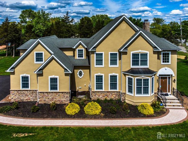 2 Brenner Court, Franklin Twsp, NJ 08873