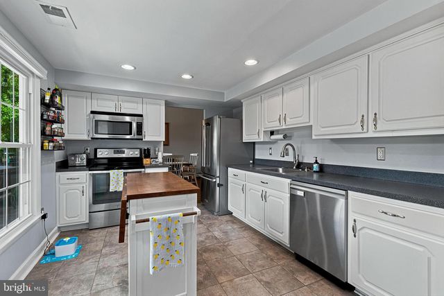 12728 BUILDERS RD, Herndon, VA 20170