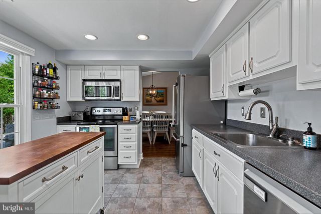 12728 BUILDERS RD, Herndon, VA 20170