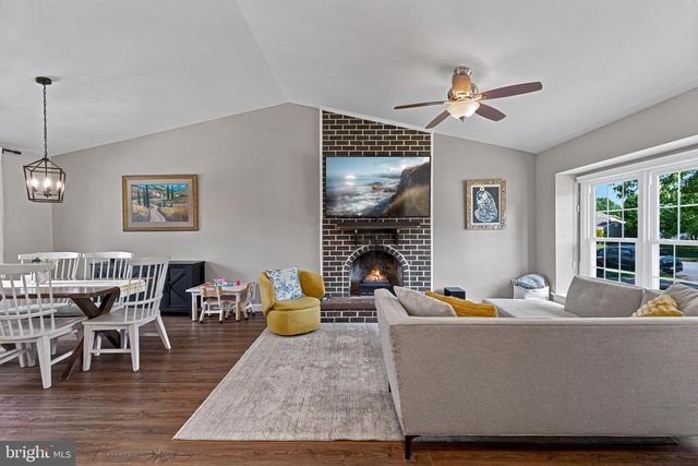 12728 BUILDERS RD, Herndon, VA 20170