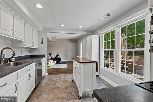 12728 BUILDERS RD, Herndon, VA 20170