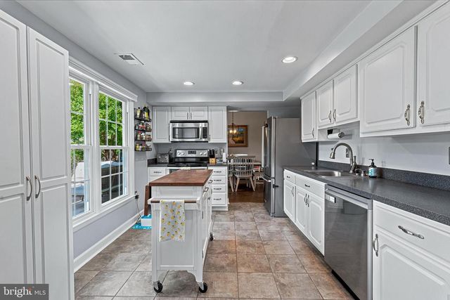12728 BUILDERS RD, Herndon, VA 20170