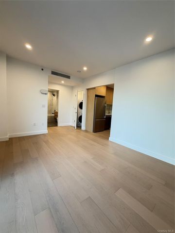 150-02 Northern Boulevard 5J, Flushing, NY 11354