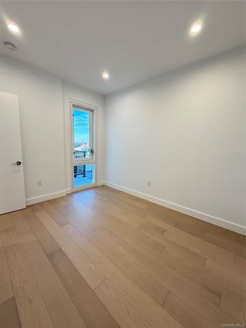 150-02 Northern Boulevard 5J, Flushing, NY 11354