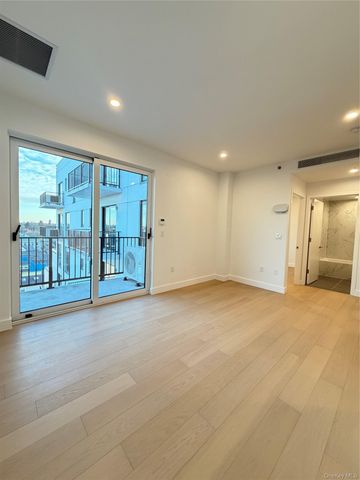 150-02 Northern Boulevard 5J, Flushing, NY 11354