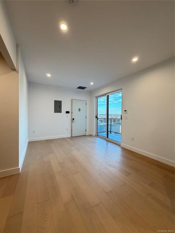 150-02 Northern Boulevard 5J, Flushing, NY 11354