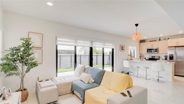 1168 NW 1st St, Florida City, FL 33034