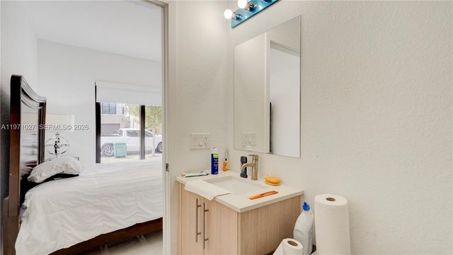 1168 NW 1st St, Florida City, FL 33034