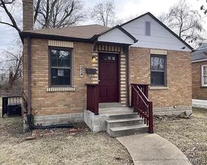 324 Henquin Drive, St Louis, MO 63135