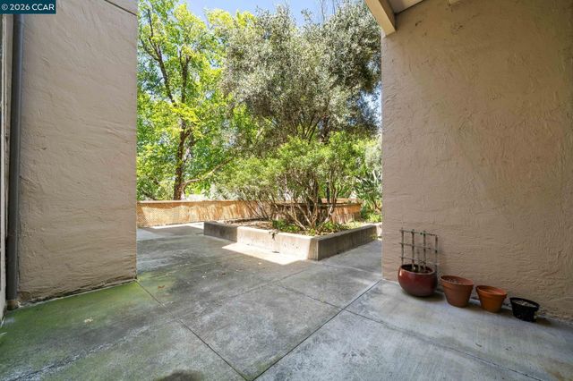 460 N Civic Dr 301, Walnut Creek, CA 94596