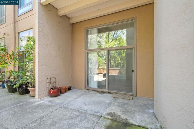 460 N Civic Dr 301, Walnut Creek, CA 94596
