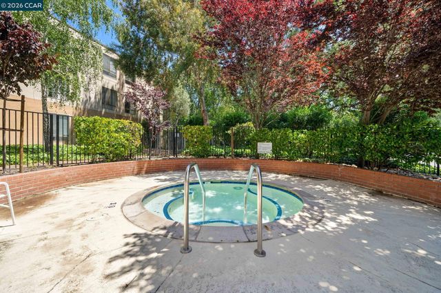 460 N Civic Dr 301, Walnut Creek, CA 94596