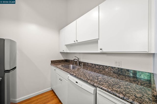 460 N Civic Dr 301, Walnut Creek, CA 94596