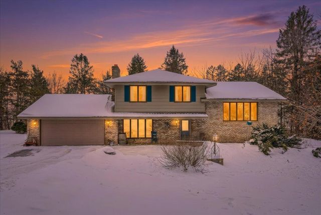 2111 55th Avenue, Baldwin, WI 54002