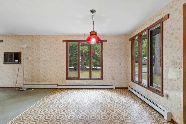 11771 LAURA LANE, Crivitz, WI 54114