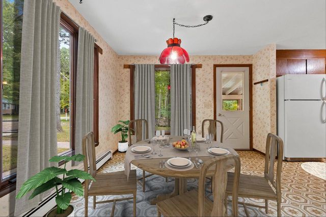 11771 LAURA LANE, Crivitz, WI 54114