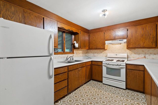 11771 LAURA LANE, Crivitz, WI 54114